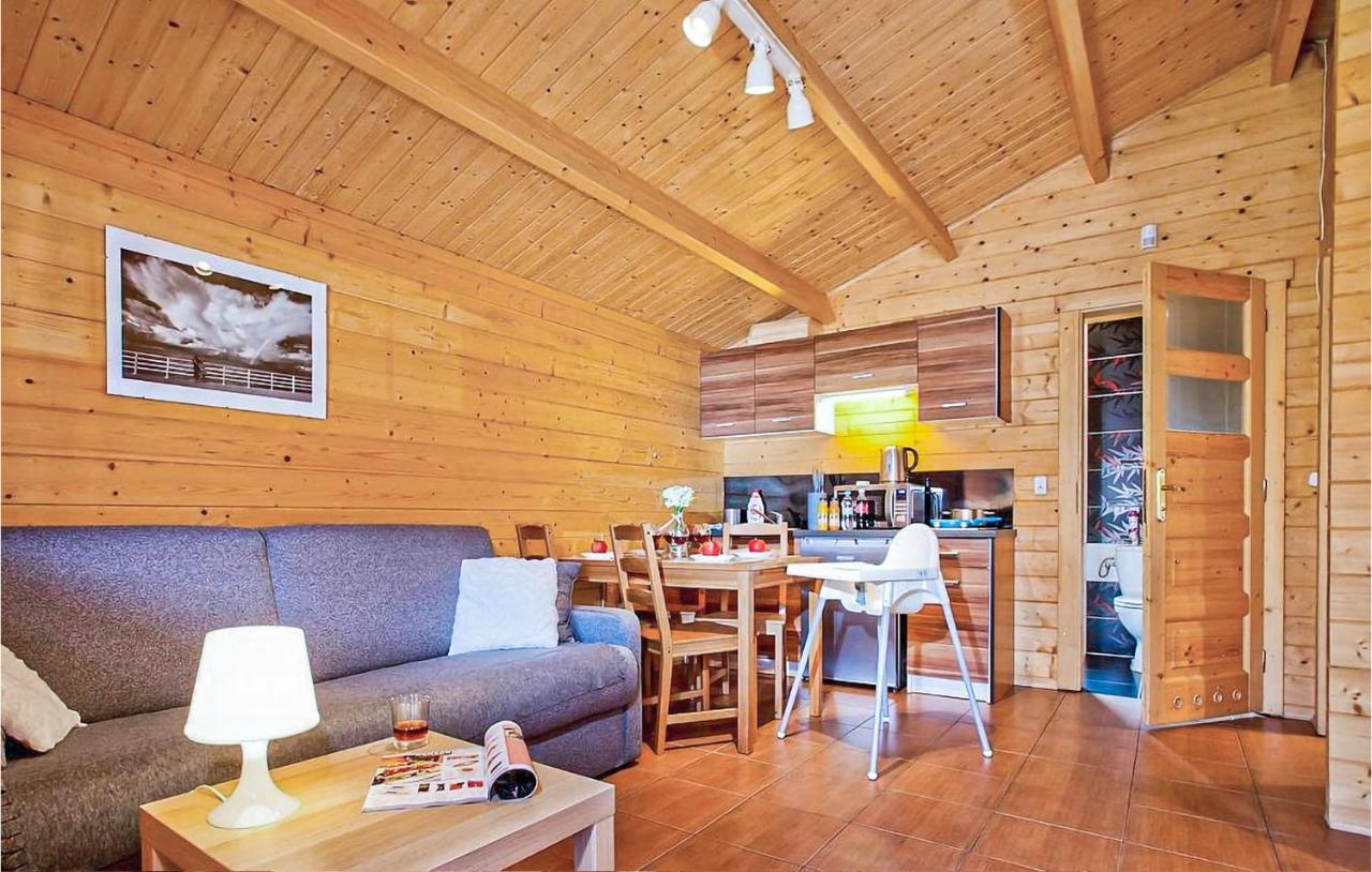 Nice Home In Sianozety With Kitchen Exterior foto